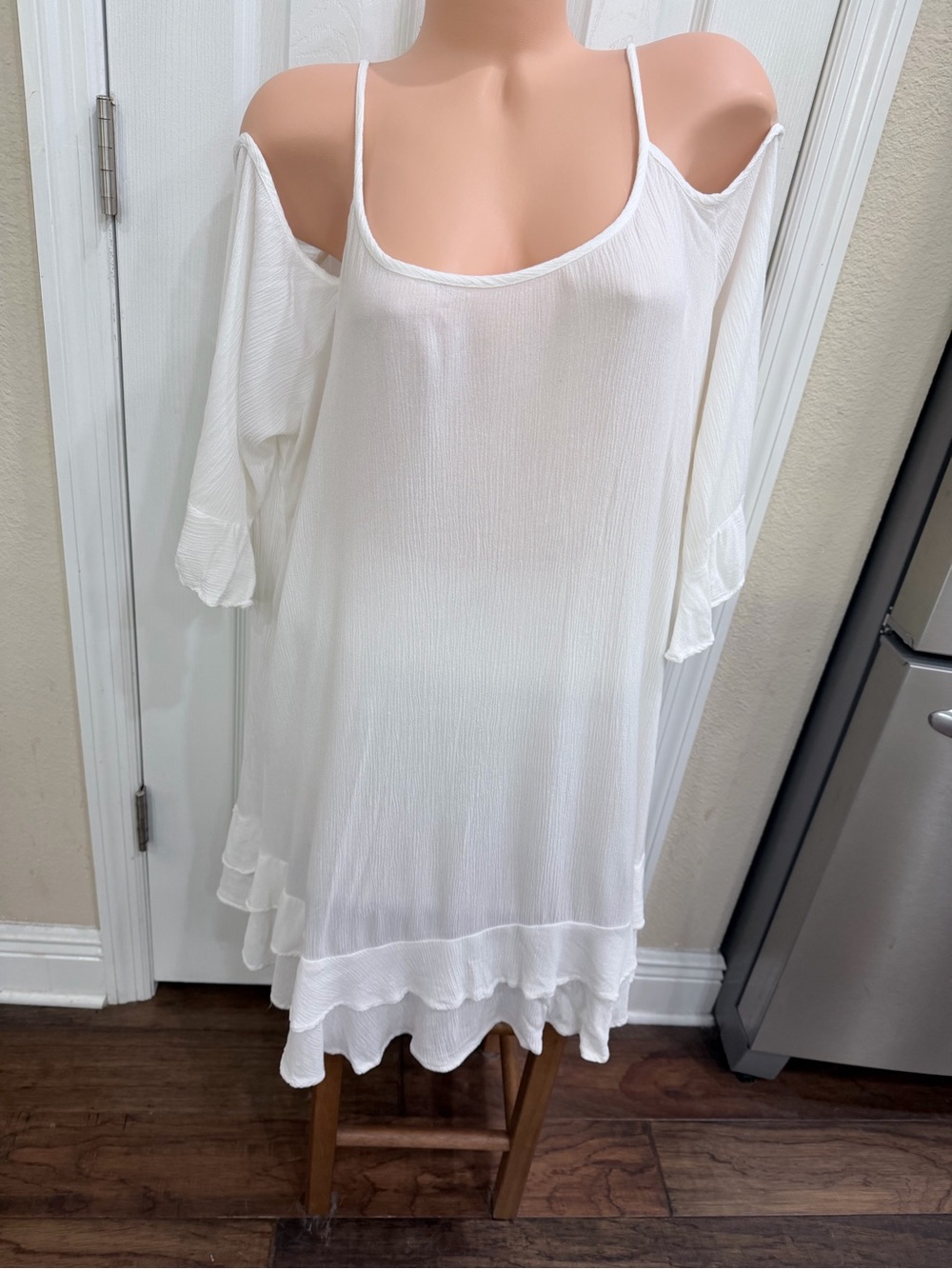 Torrid Size 2 White Cold Shoulder Ruffle Tunic Top Boho Romantic Spring 2017